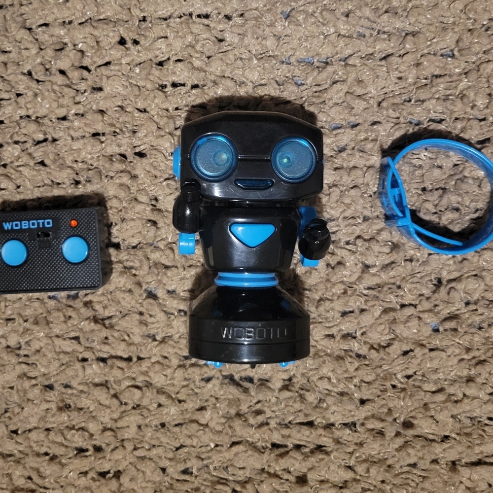 🔥🔥HP🔥🔥4-21-25🔥🔥NWT KIDS WOBOTO MULTIFUNCTION INFRARED REMOTE CONTROL ROBOT - Picture 4 of 4
